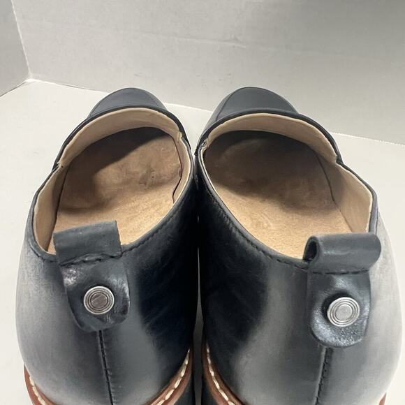 Elegant Black Loafers for Women - Picture 6 of 11